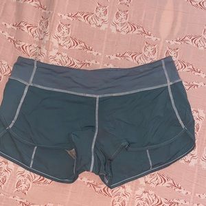 turquoise lululemon shorts (fits more like an 8)